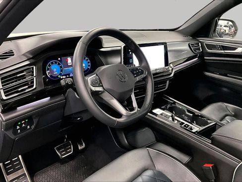 Used 2025 Volkswagen Atlas Cross Sport SEL Premium R-Line AWD/4WD image 17
