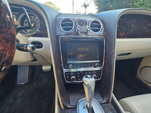 Used 2014 Bentley Continental GT image 17