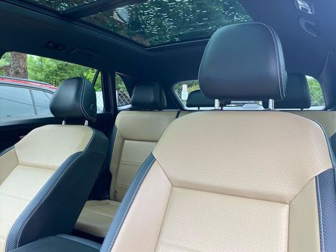Used 2023 Volkswagen Atlas Cross Sport SE w/ Panoramic Sunroof Package AWD/4WD image 18