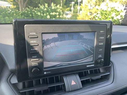 Used 2021 Toyota RAV4 XLE AWD/4WD image 22
