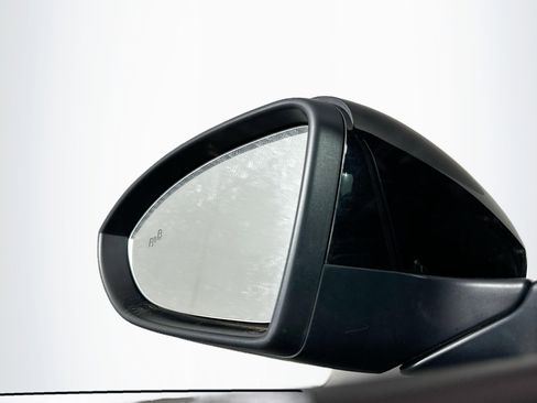 Used 2025 Volkswagen Jetta SE image 16