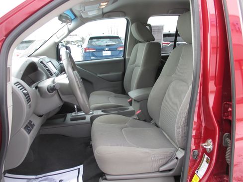 Used 2019 Nissan Frontier SV image 14