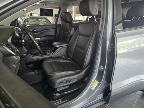 Used 2021 GMC Acadia AT4 w/ Technology Package AWD/4WD image 9