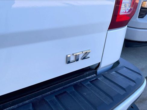 Used 2017 Chevrolet Silverado 1500 LTZ Z71 w/ LTZ Plus Package image 11