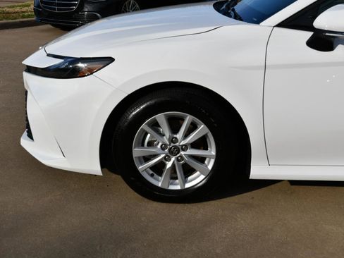Used 2025 Toyota Camry LE FWD image 4