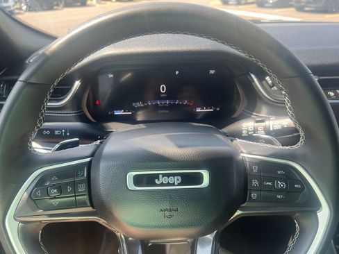Used 2023 Jeep Grand Cherokee Altitude AWD/4WD image 24