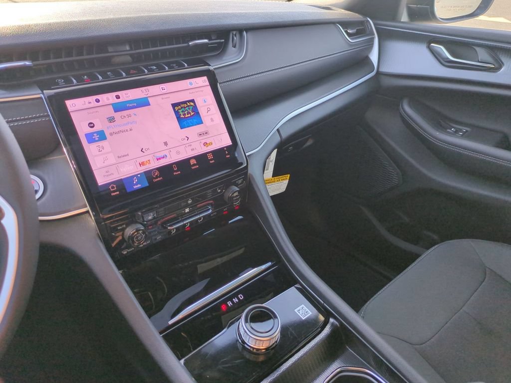 New 2027 Jeep Grand Cherokee Laredo X RWD image 20
