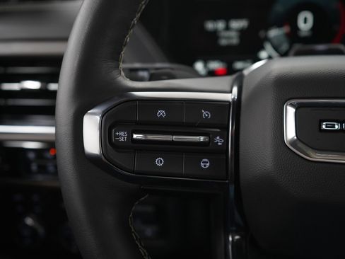 Used 2025 GMC Yukon XL Denali Ultimate AWD/4WD image 25