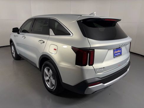 New 2026 Kia Sorento LX FWD image 6