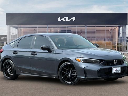 Used 2025 Honda Civic Sport image 2