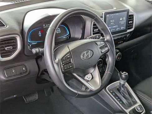 Used 2023 Hyundai Venue SEL image 14