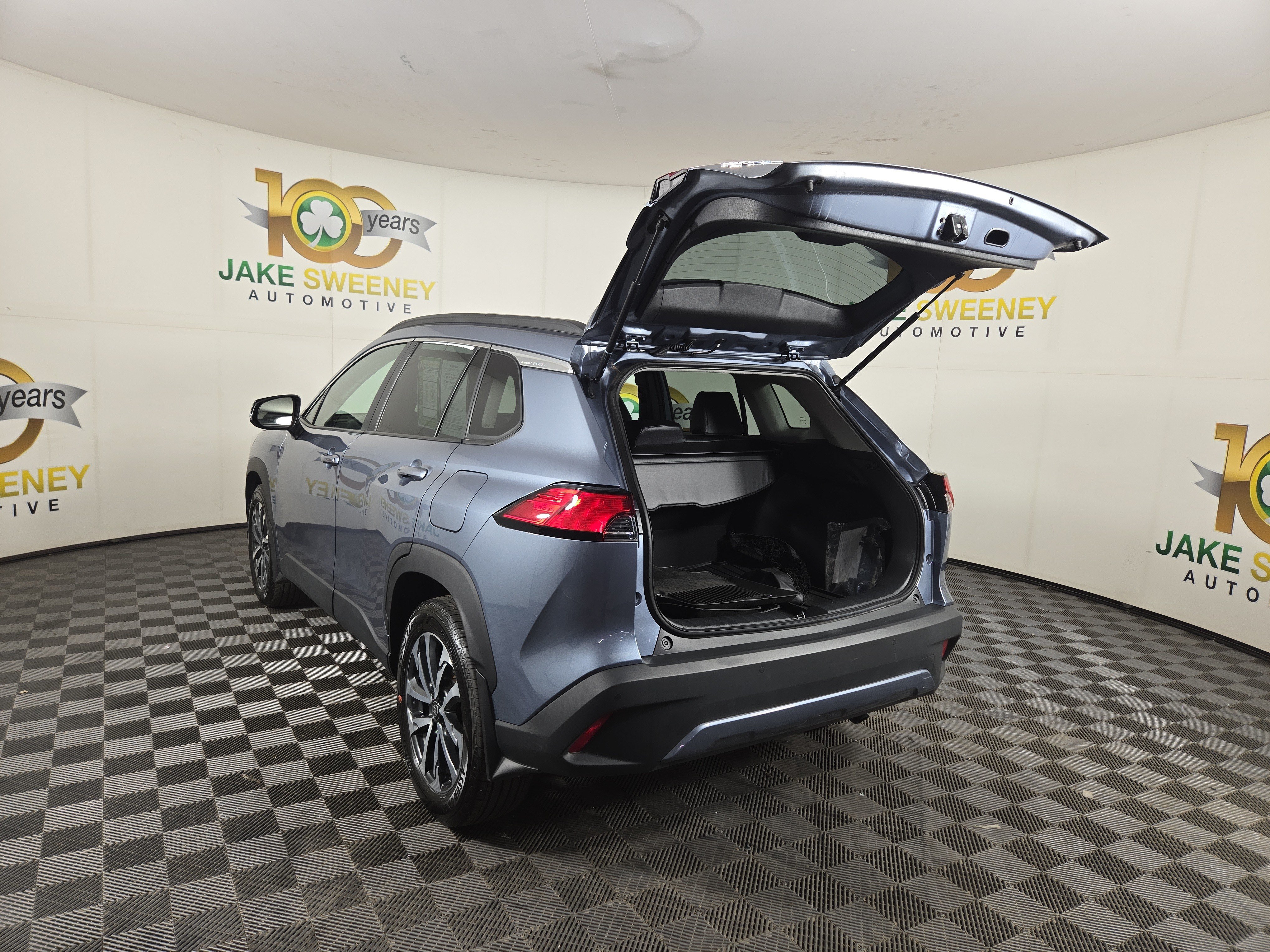 Used 2025 Toyota Corolla Cross XLE FWD image 30