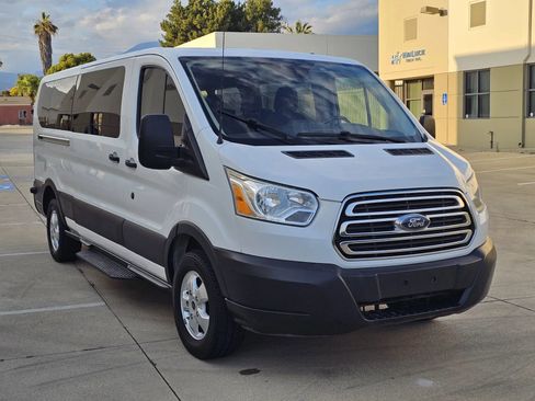 Used 2017 Ford Transit 350 XLT RWD image 3