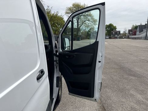 Used 2023 Mercedes-Benz Sprinter 2500 image 17