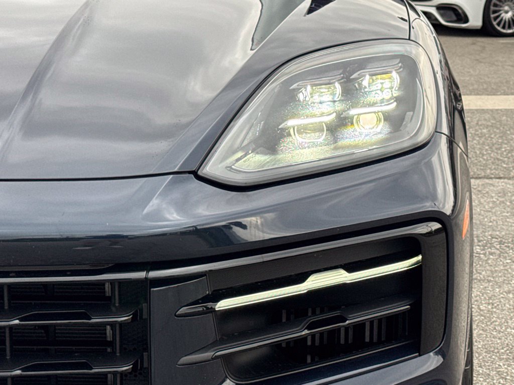 Used 2024 Porsche Cayenne S AWD/4WD image 13