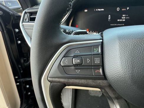 New 2025 Jeep Grand Cherokee Limited w/ Trailer Tow Package image 15