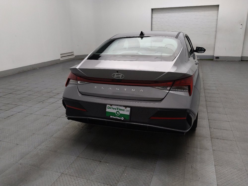 Used 2025 Hyundai Elantra SEL FWD image 7
