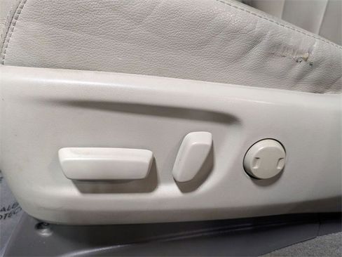 Used 2013 Toyota Sienna XLE image 12