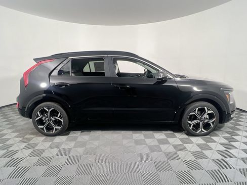 Certified 2025 Kia Niro EX Touring FWD image 2