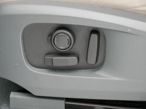 Used 2020 Land Rover Defender 110 image 18