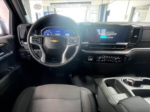 Used 2023 Chevrolet Silverado 1500 LT AWD/4WD image 17