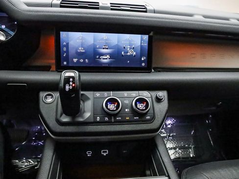 Used 2021 Land Rover Defender 90 X-Dynamic S image 22