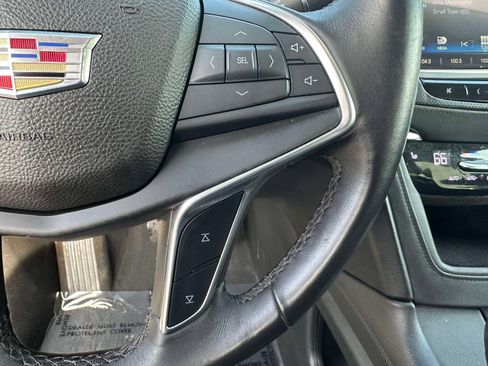 Used 2017 Cadillac XT5 Luxury w/ Driver Awareness Package image 16