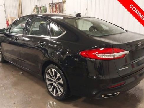 Used 2019 Ford Fusion SE image 3