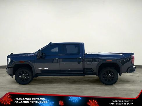 Used 2025 GMC Sierra 2500 AT4 w/ AT4 Premium Plus Package AWD/4WD image 3