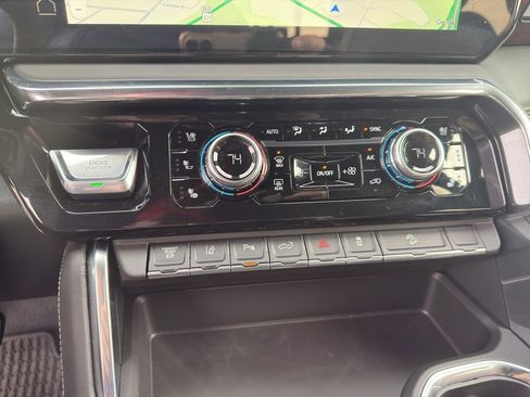 New 2026 GMC Sierra 2500 Denali Ultimate AWD/4WD image 14