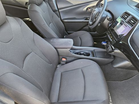 Used 2019 Toyota Prius LE image 13