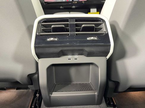 New 2026 BMW i5 eDrive40 image 30