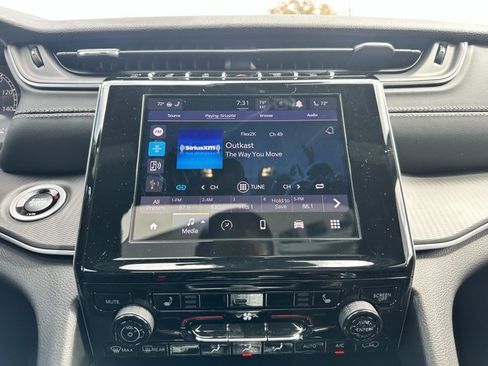 New 2025 Jeep Grand Cherokee L Laredo w/ Luxury Tech Group I image 18