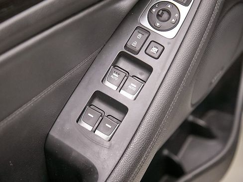 Used 2015 Kia Cadenza Premium w/ Technology Package image 23