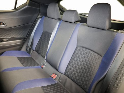 Used 2021 Toyota C-HR XLE image 9