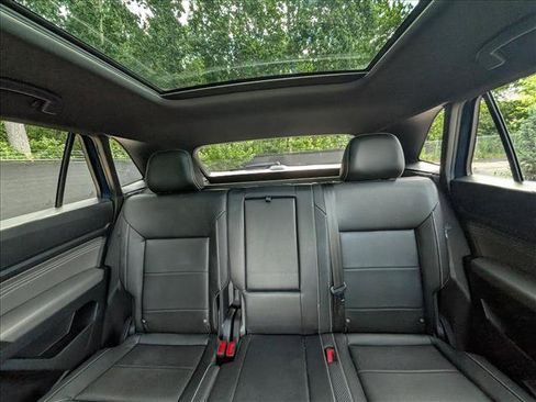Certified 2023 Volkswagen Atlas Cross Sport SEL R-Line AWD/4WD image 17