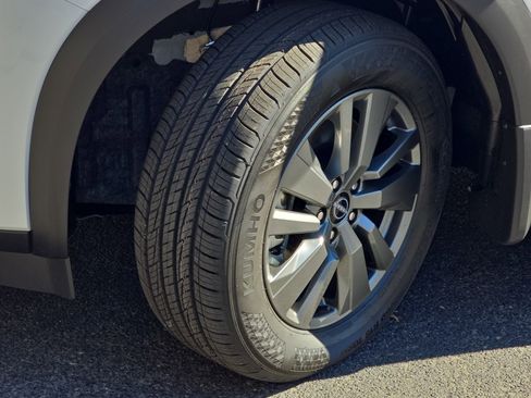 New 2025 Nissan Pathfinder SV image 32