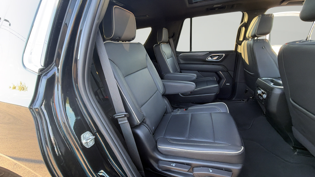 Used 2024 GMC Yukon SLT w/ SLT Luxury Package AWD/4WD image 30