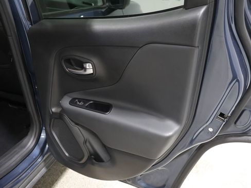 Used 2022 Jeep Renegade Latitude image 21