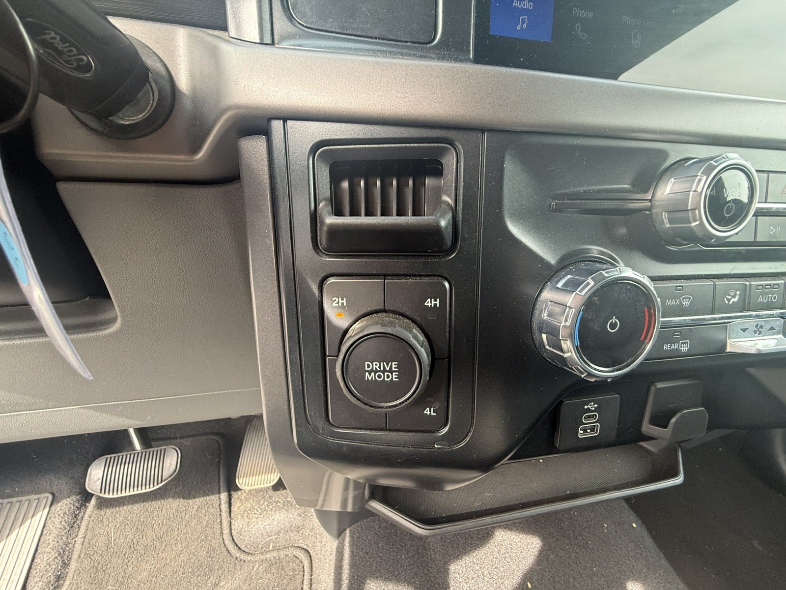 Used 2025 Ford F150 XLT w/ Equipment Group 301A Standard AWD/4WD image 14