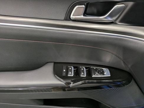 Used 2023 Kia K5 GT image 9