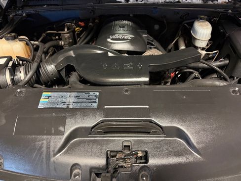 Used 2005 GMC Yukon SLT w/ SLT Preferred Equipment Group image 5