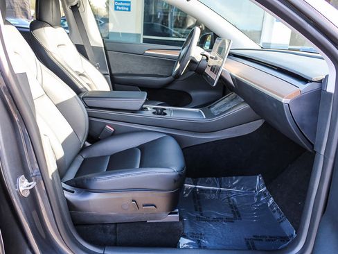 Used 2023 Tesla Model Y Performance image 15