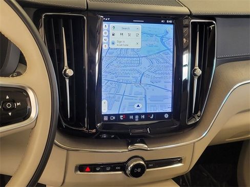 Certified 2023 Volvo XC60 B5 Ultimate w/ Climate Package image 27