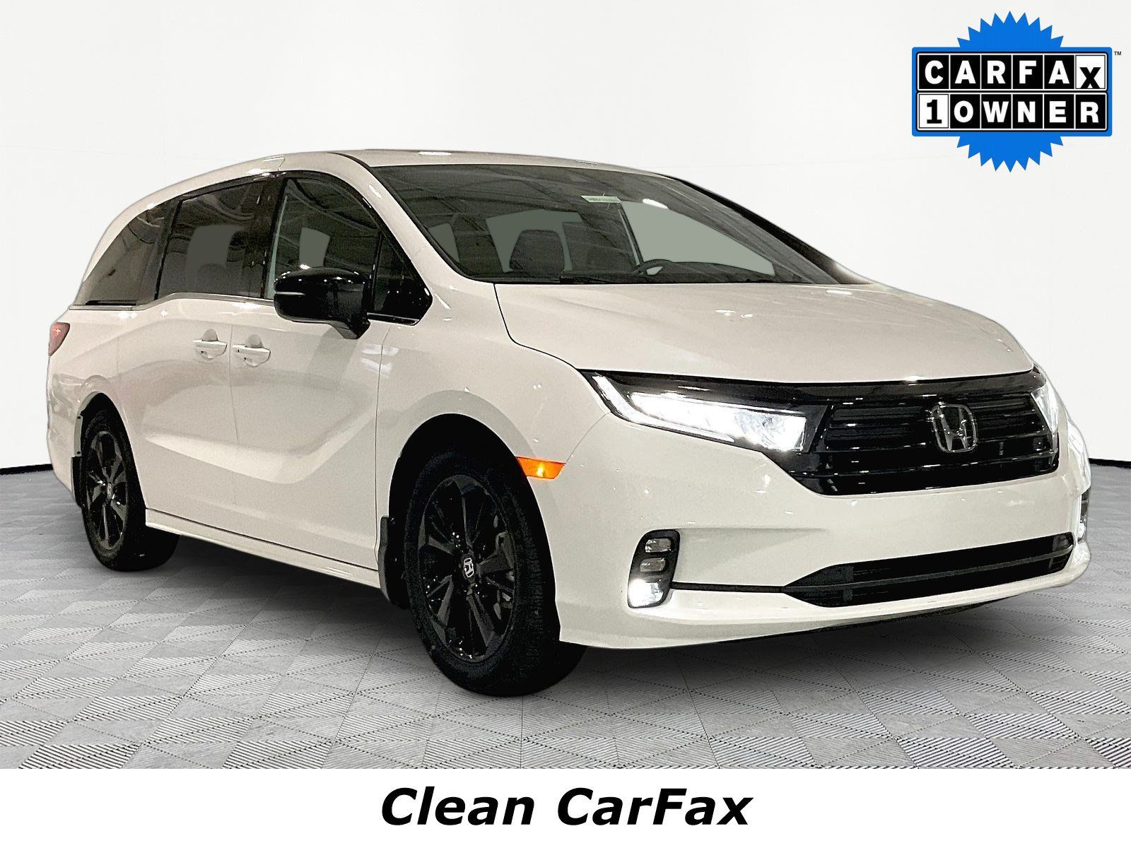 Used 2024 Honda Odyssey Sport image 3