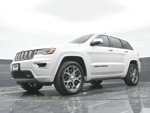 Used 2020 Jeep Grand Cherokee Overland AWD/4WD image 43