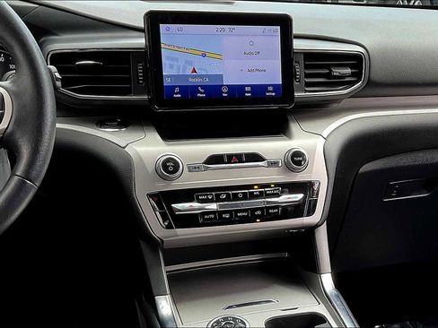 Used 2023 Ford Explorer XLT w/ Equipment Group 202A image 9