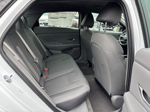 Used 2026 Hyundai Elantra Sport image 5