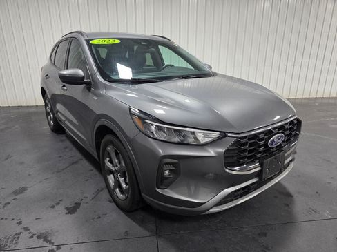 Used 2023 Ford Escape ST-Line Select AWD/4WD image 2