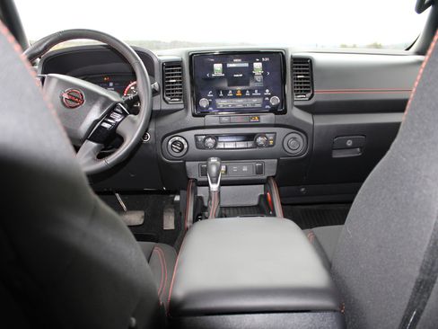 Used 2024 Nissan Frontier PRO-4X w/ Technology Package image 8